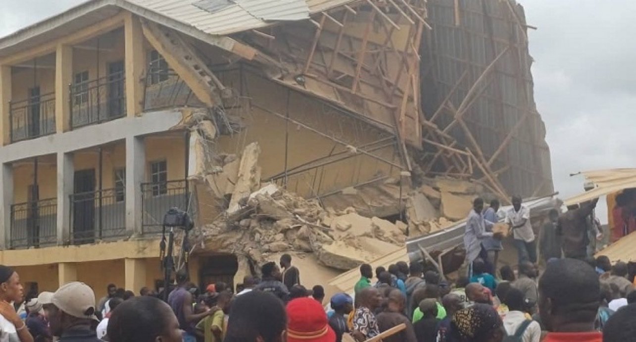 En Nigeria: 22 muertos al derrumbarse una escuela de dos pisos